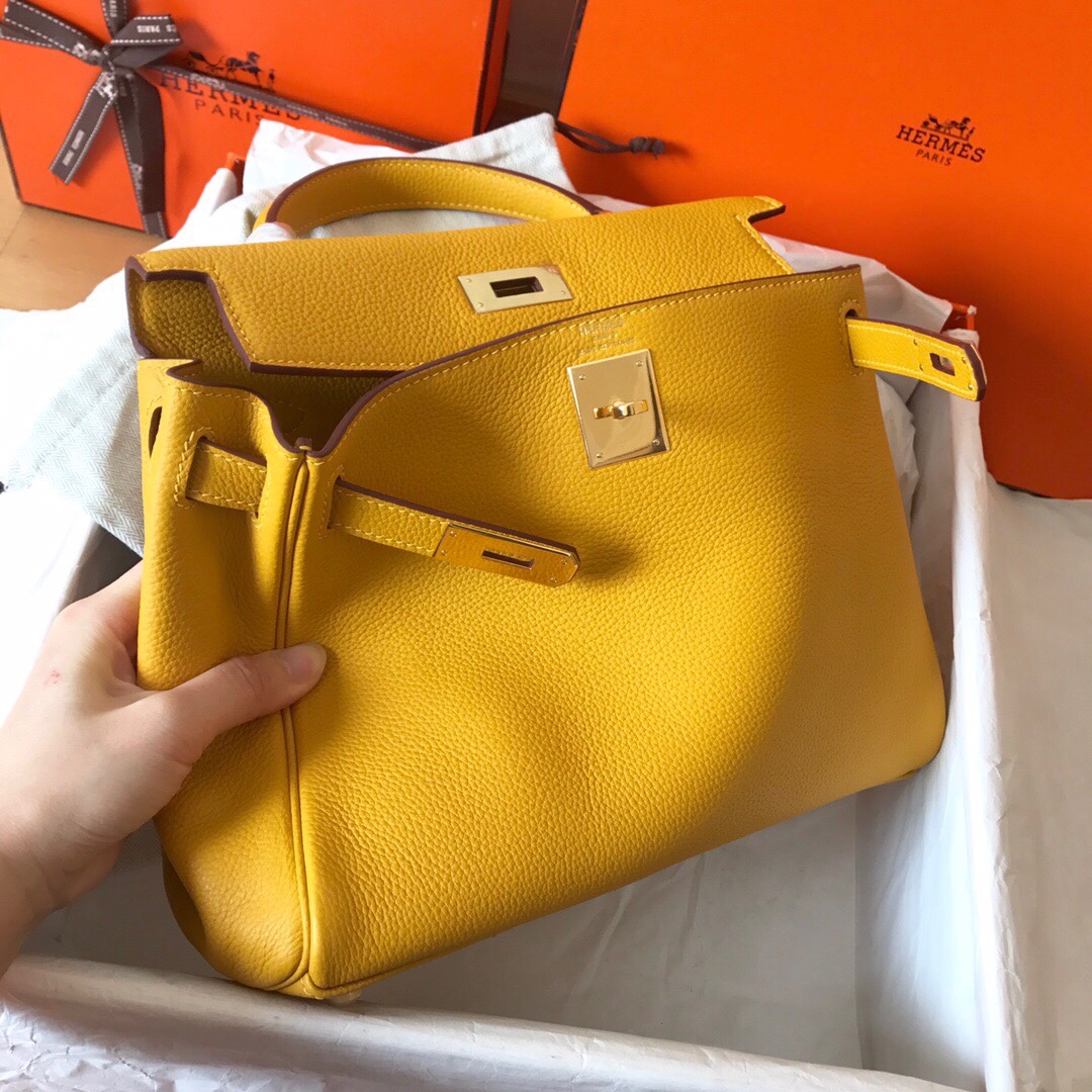 Hermes Kelly 25cm Handbag Shoulder Bag in Yellow Togo Leather